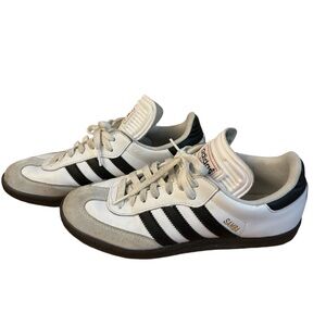 Women’s 8.5 White Samba’s in great condition